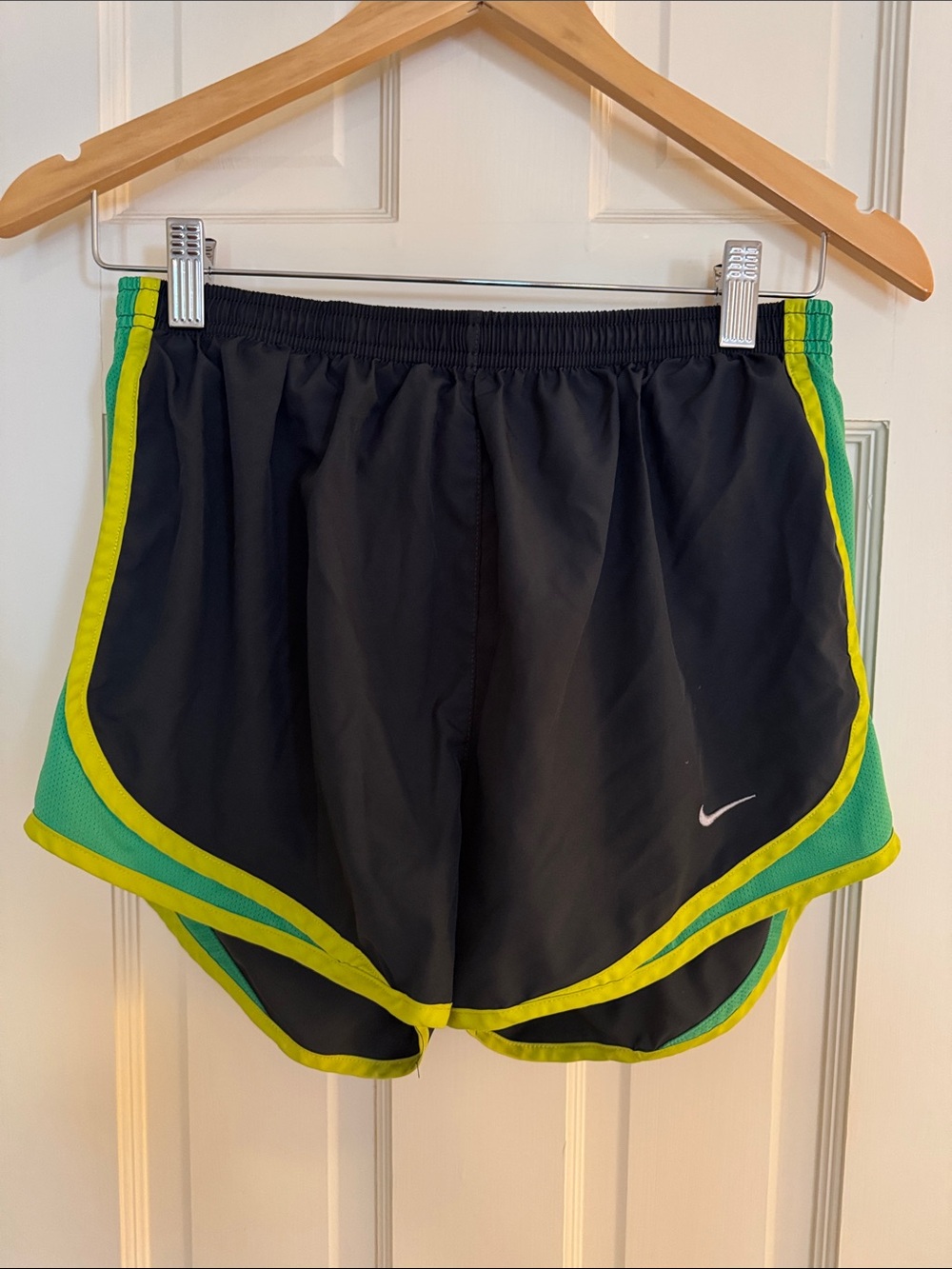 Nike Tempo Women's Dri-FIT Mid-Rise Brief-Lined Running Shorts
